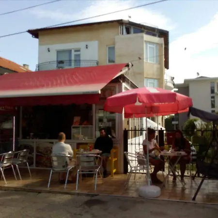 招待所 Mechta Family